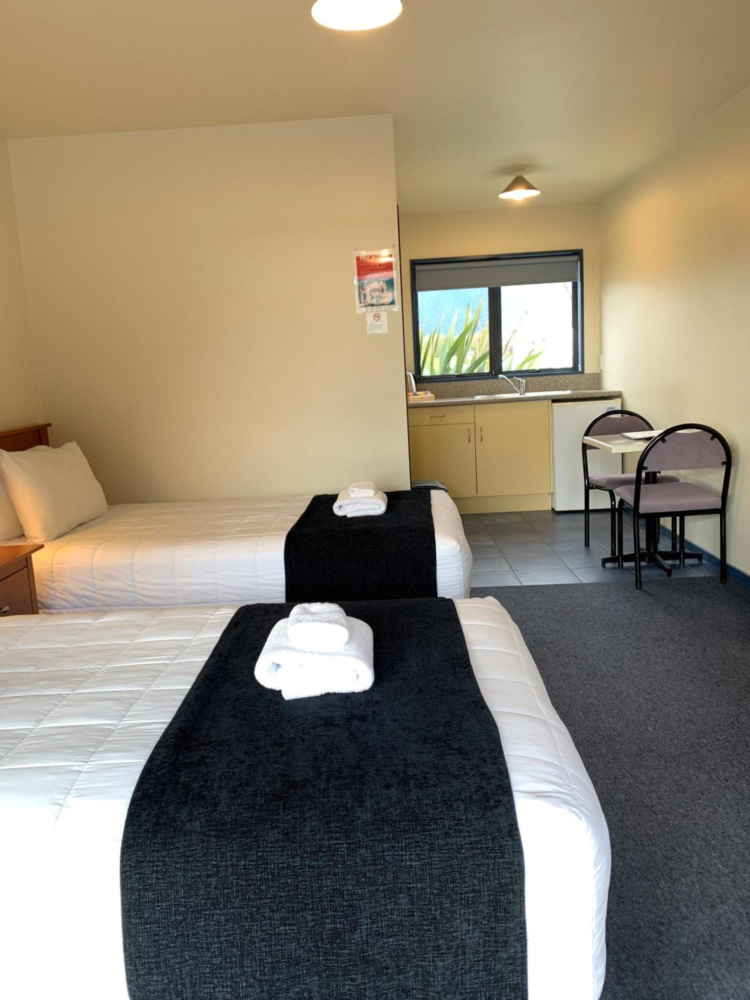 Haast River Motels & Holiday Park Екстериор снимка