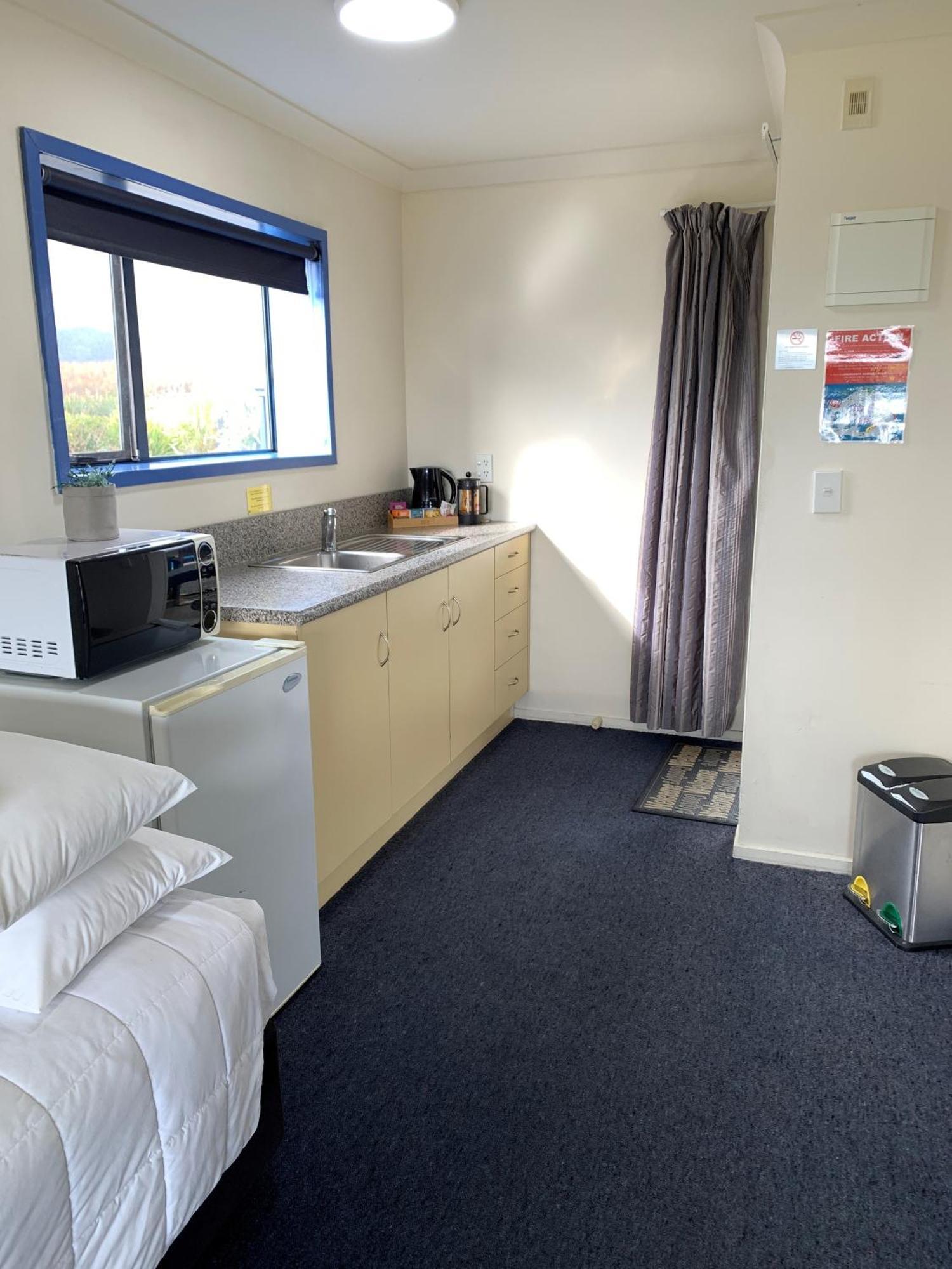 Haast River Motels & Holiday Park Екстериор снимка